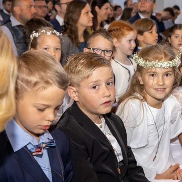 Erstkommunion 2022 / © Jürgen Brochmann Erstkommunion 2022