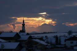   Winterlandschaft mit Kirche im Abendrot                             