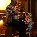 Kinderdom: Domorganist Wolfgang Kreuzhuber erklärt die Rudigierorgel