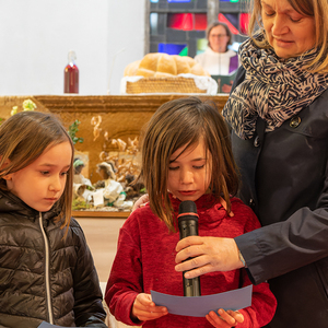 Am Nachmittag des Gründonnerstags fand eine Abendmahlfeier für Kinder in der Pfarrkirche statt.