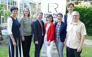 V. l.: HS-Prof.in Dr.in habil. Silvia Habringer-Hagleitner, Univ.-Prof.in Dr.in Helena Stockinger, Univ.-Prof. Dr. Clemens Sedmak, Mag.a Maria Trenda, Mag.a Eva Freilinger, Ass.-Prof. Dr. Bernd Ziegler, Mag. Josef Putz.
